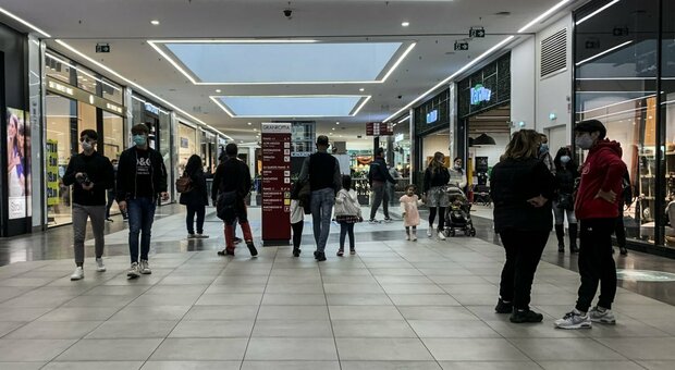 5572319_2238_centro_commerciale_messaggero